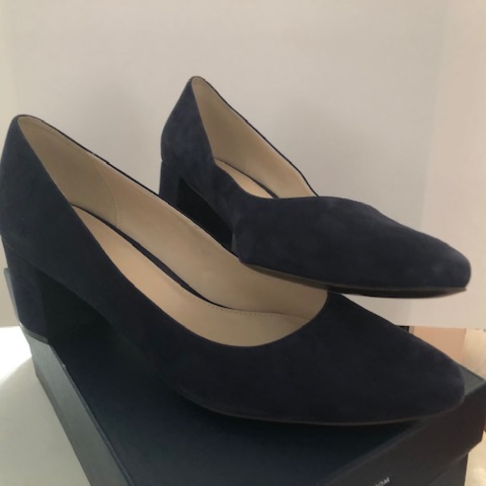 Cole Haan® Justine Suede Pump 55mm. Size 10 - Picture 6 of 6